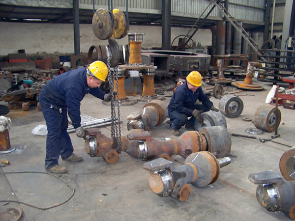 破碎機配件生產現(xiàn)場