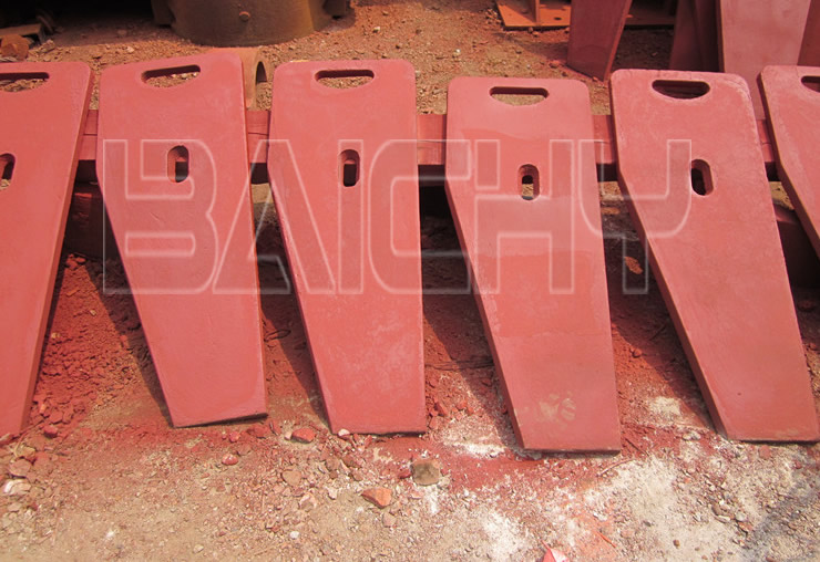 破碎機邊護板 d.jpg